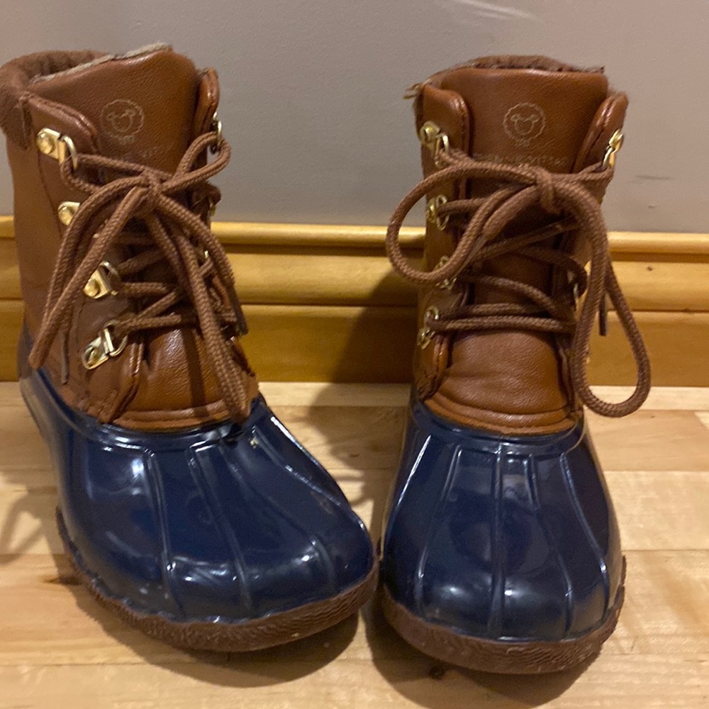 Adrienne Vittadini Youth Girls Gavin Duck Boots Size 2 Youth